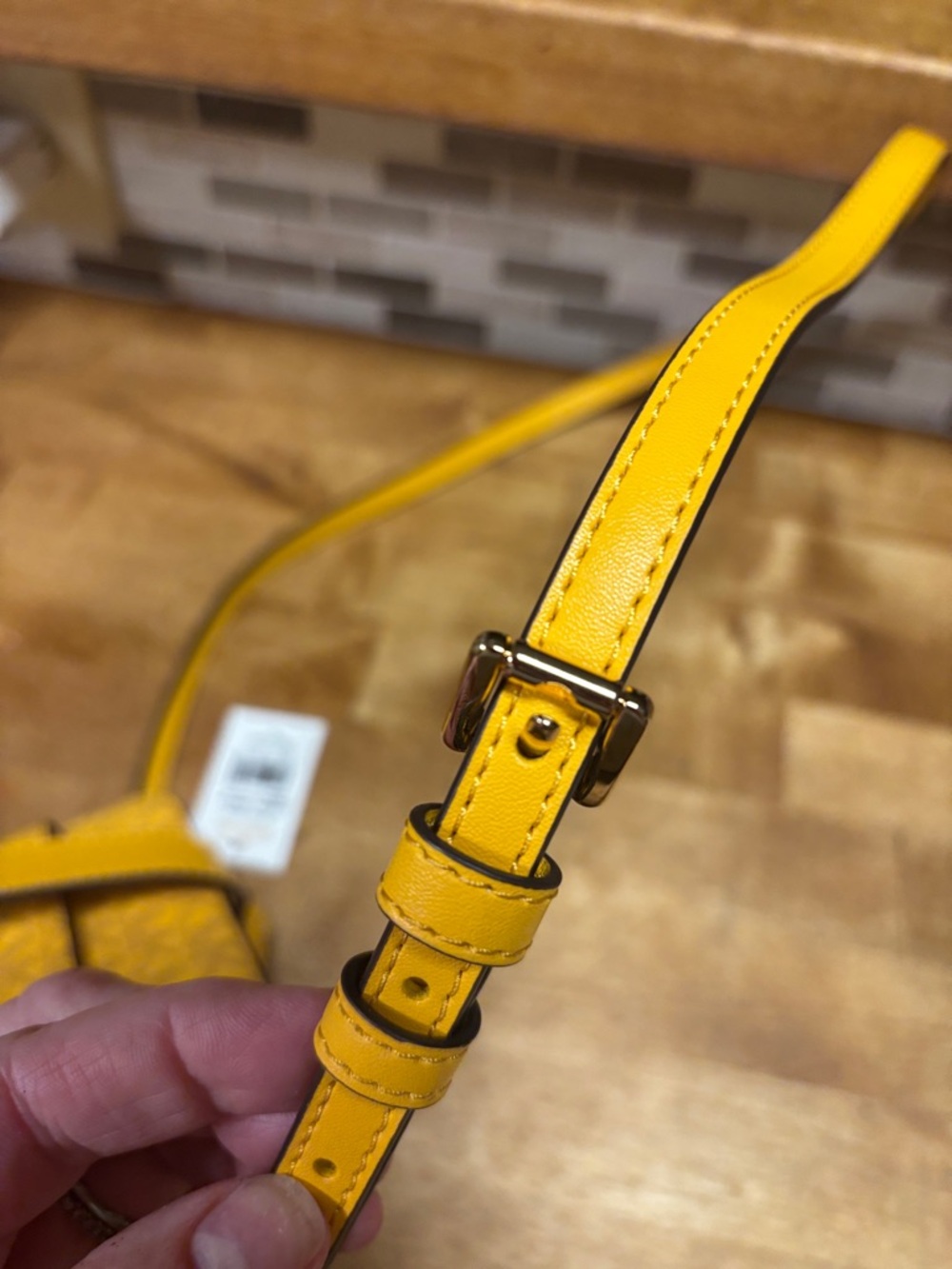 Michael Kors jasmine jet set Yellow MK Monogram Crossbody phone &  card holder - Picture 12 of 12